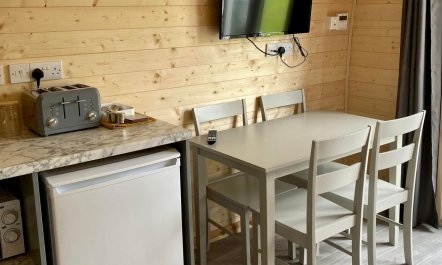 1 Bed in Brynsiencyn 3