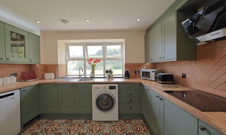 4 Bed in Cwmllinau 1