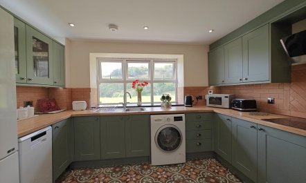 4 Bed in Cwmllinau 6