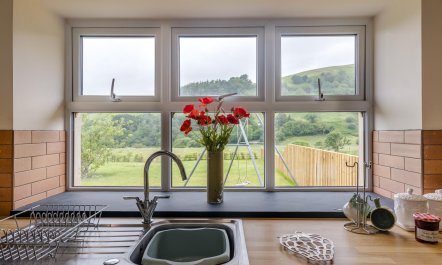 4 Bed in Cwmllinau 8