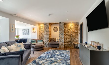 2 Bed in Tenby 1