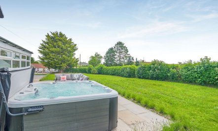 5 Bed in Rudston 1