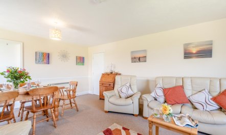 3 Bed in Haverfordwest 1