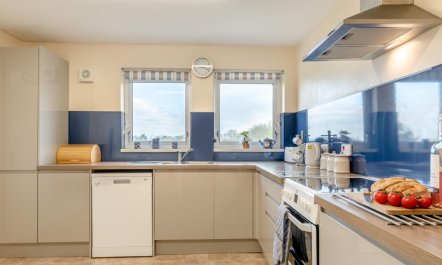 3 Bed in Haverfordwest 2