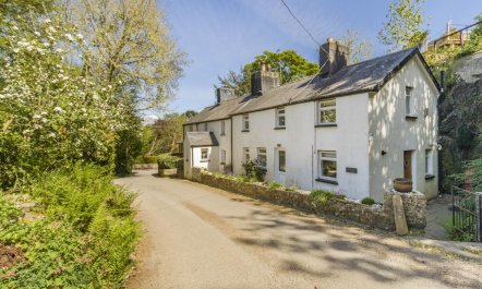 5 Bed in Llanbedrog 2