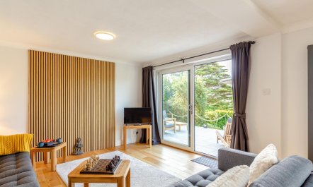3 Bed in Morcombelake 3