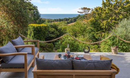 3 Bed in Morcombelake 1