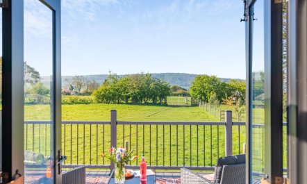 1 Bed in Newall With Clifton 5