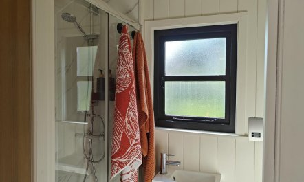 1 Bed in Newall With Clifton 9