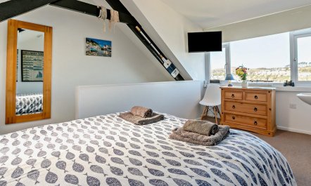 2 Bed in Polruan 3