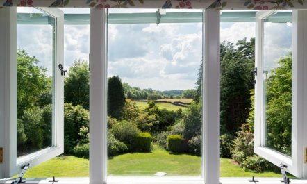 4 Bed in Windermere 2