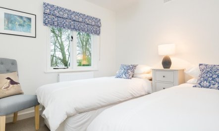 2 Bed in Windermere 9