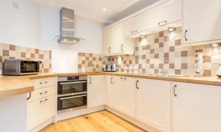 2 Bed in Windermere 3