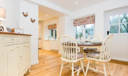 2 Bed in Windermere 4