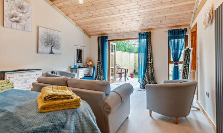 1 Bed in Lymington 8