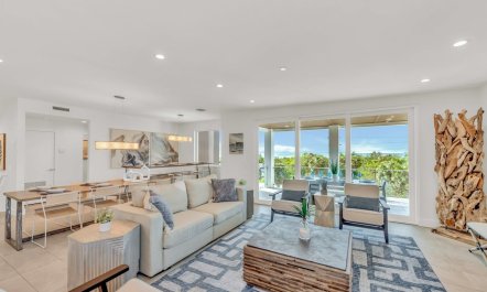 Serene Seaside Villa 7