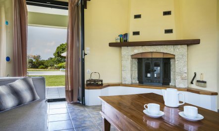Coastal Villa Breeze 8
