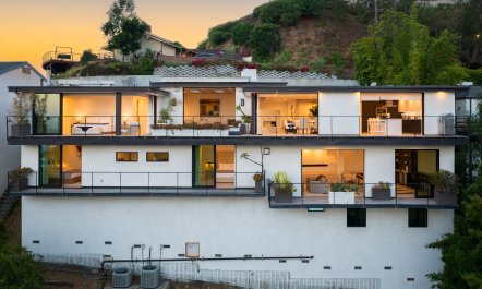 Stylish Peaktop Haven