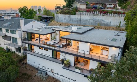 Stylish Peaktop Haven 4