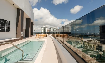 Miami Majesty 9