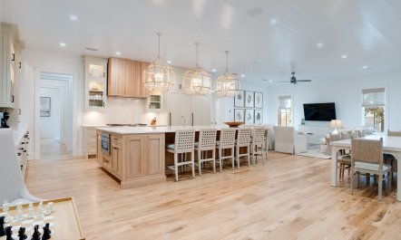The Sandy Cove 6