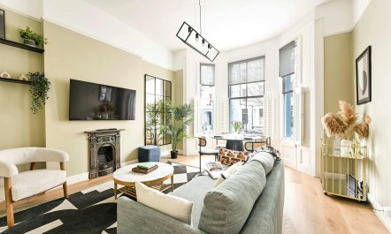 Cheerful Terrace House 3
