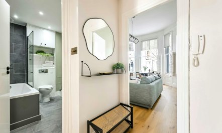 Cheerful Terrace House 8