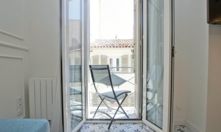 Cannes Charmer 4