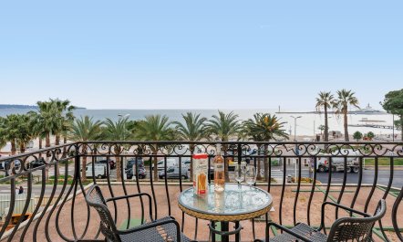 Croisette Balcony