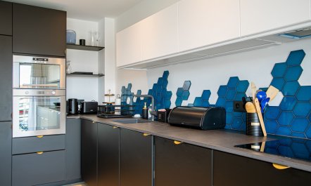 Azure Avenue 7