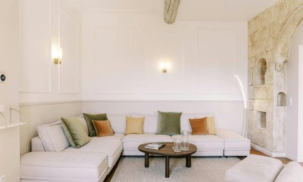 The Proven&ccedil;al Charm 2
