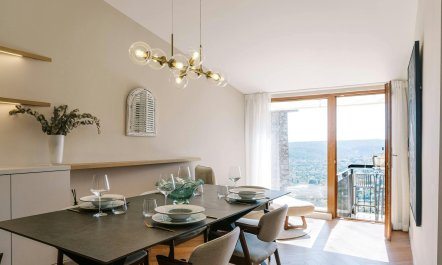 The Proven&ccedil;al Charm 4