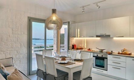 Aqua Shores 8