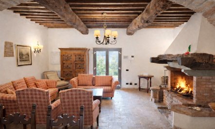 Tuscan Stone Corner 4
