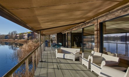 The Glass Lakehouse 2