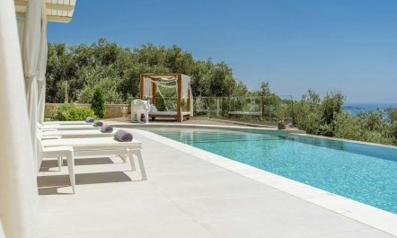 Serene Coastal Oasis 4