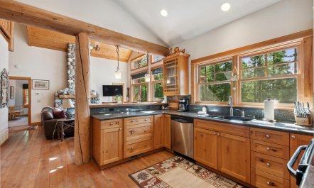 Majestic Pines Peak 8