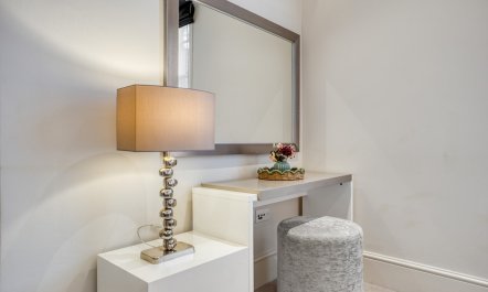 Grosvenor Galore 9