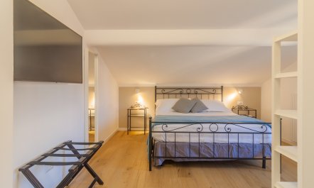 Lake Como Grace 6