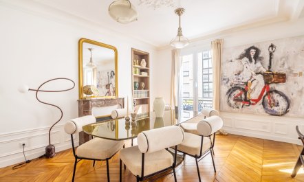 Parisian Pause 7