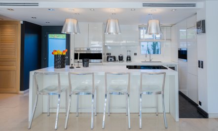 Lush Riviera Abode 9