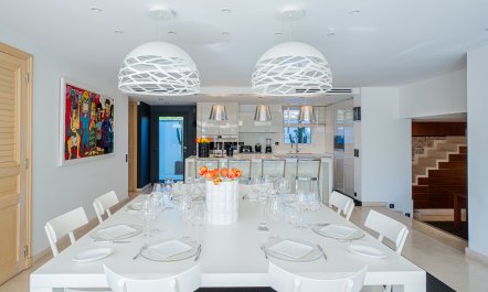 Lush Riviera Abode 7