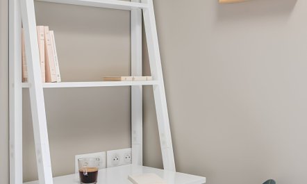 The Oenophile's Eiffel 4
