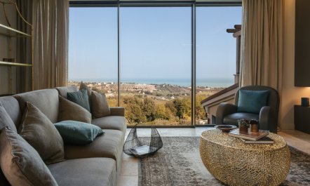 Marche Breeze 1