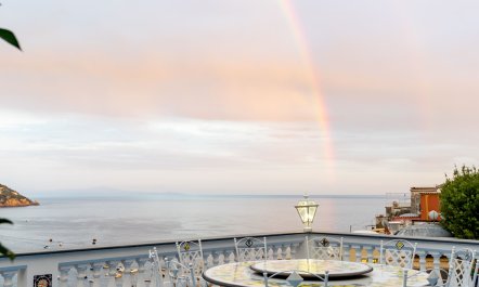 Positano Suspended 8