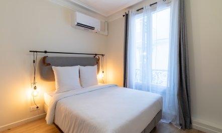 A Cocoon in Paris 7