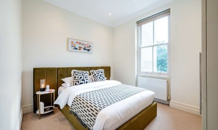 London Mews 8