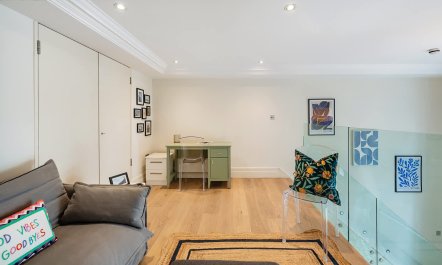 London Mews 2