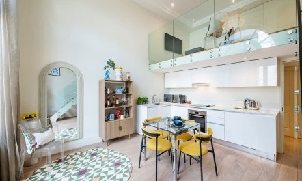 London Mews 5