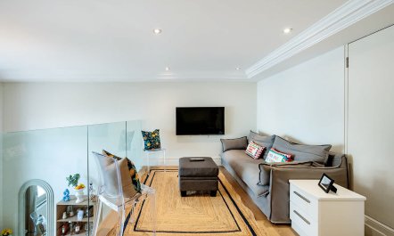 London Mews 1